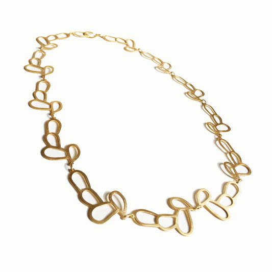 KHYRA NECKLACE / silver 925, 18kt gold plated  secuencia de formas alveolares como hojas de laurel de las coronas de las diosas de la antigua grecia.