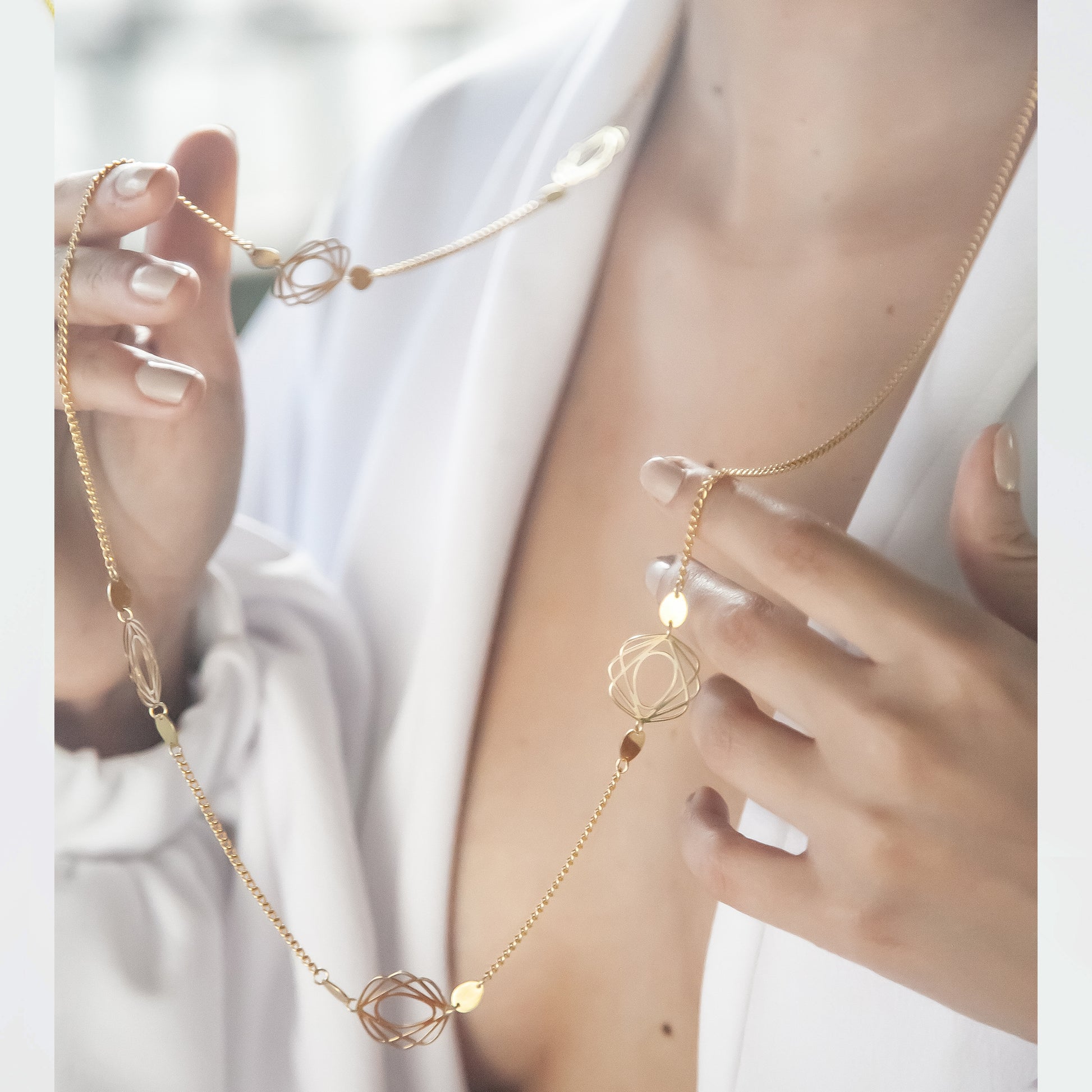 Guimard Long Necklace / silver 925, 18kt gold plated  collar necklace silver 925 gold plated inspirado en el movimiento ART NOUVEAU del siglo XIX como homenaje al Arquitecto de la Opera de Paris, Hector Guimard  comprende formas curvas, naturales y sensuales