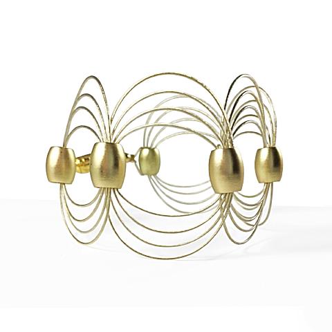 ONDA Bracelet.  Wire Gold Color.  Gold color acrylic Beads.  Magnetic Clasp.  Gold Filled pieces.